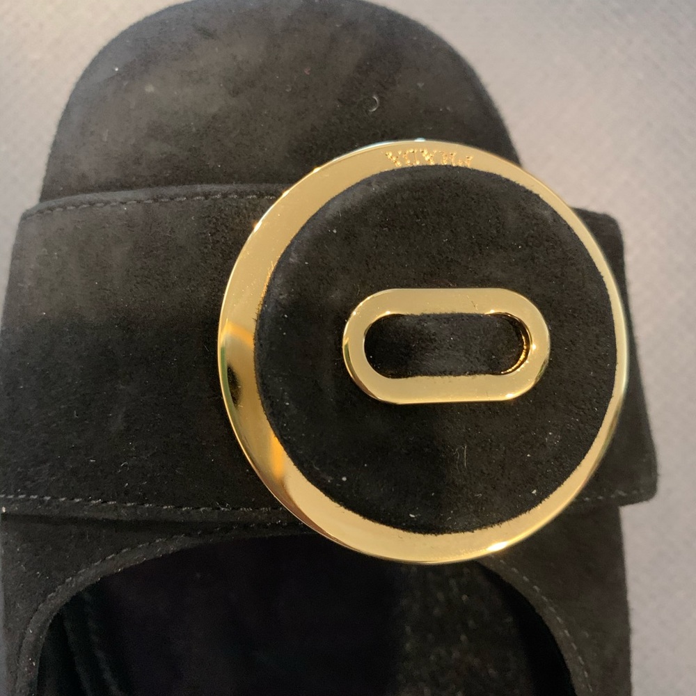 Authentic Prada Button Pump - Size 40.5 - Picture 8 of 15